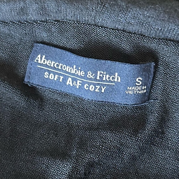 Abercrombie Off-the-Shoulder Black Top - Picture 3 of 3